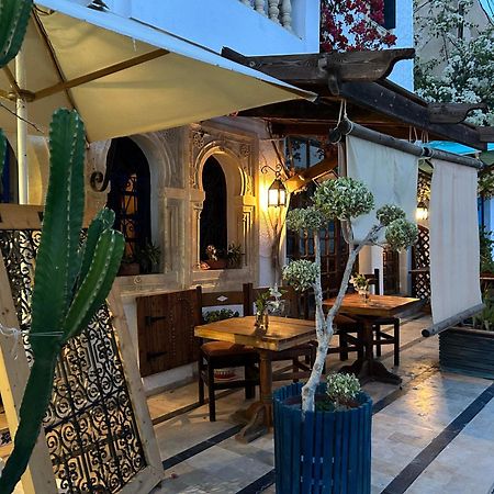 L'Artisan Hotel Harqalah Exterior photo